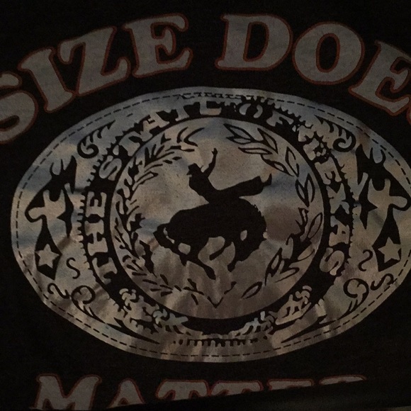 Cute tee! - Picture 4 of 6